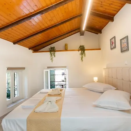 Odisseus Old Town Apartment *